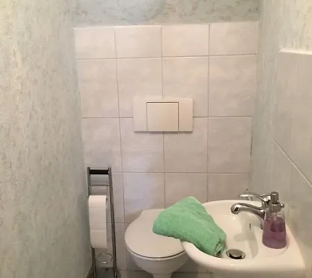 Ferienwohnung-westermarkelsdorf-oben アパート *
